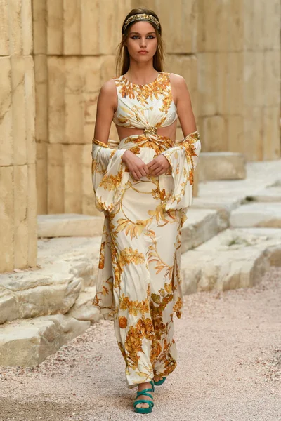 Look 70